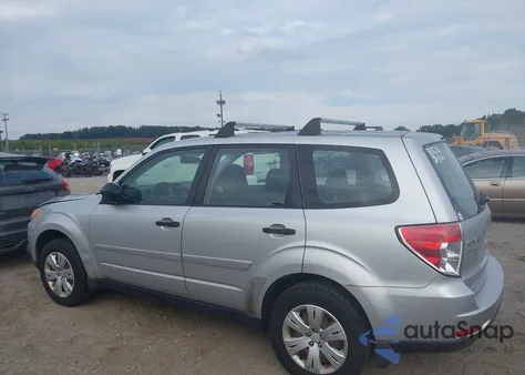 2010 Subaru Forester 2.5X из США, поврежденный, VIN JF2SH6AC1AH700336